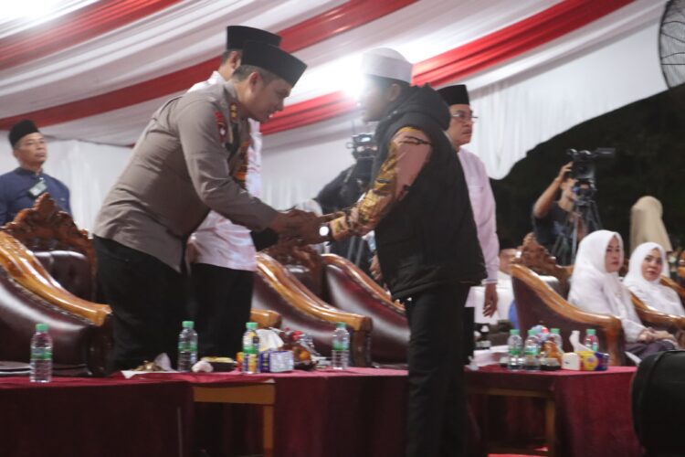 Momen Acara Tabligh Akbar Hari Jadi Kabupaten Pelalawan ke 25″ Kapolres Pelalawan Sampaikan Pesan Kamtibmas Pilkada Damai