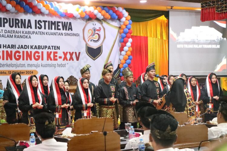 Kapolres Kuansing AKBP Pangucap Hadir Rapat Paripurna Istimewa DPRD Kuansing Dalam Rangka Memperingati Hari Jadi ke-25 Kabupaten Kuansing