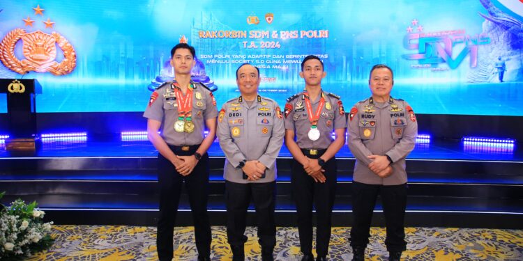 SSDM Polri Berikan Penghargaan Pin Emas Untuk Atlet Polri Berprestasi