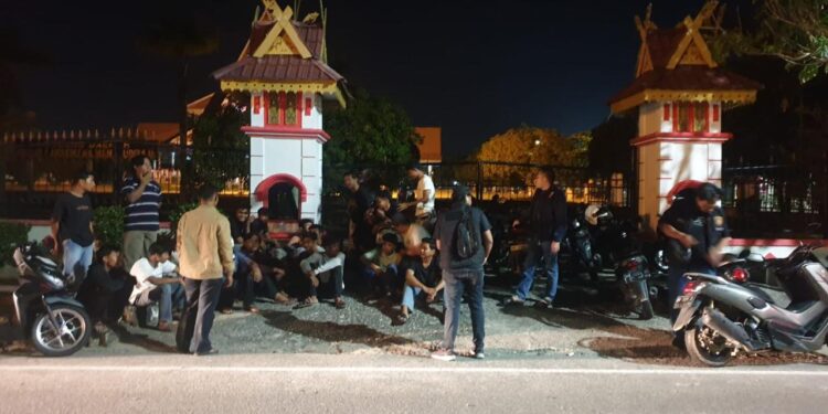 Pastikan Situasi Keamanan Tetap Kondusif Jelang Pilkada 2024, Satreskrim Pelalawan Lakukan Patroli Malam