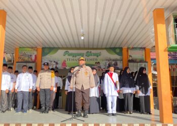 Kanit Binmas Polsek Rumbai Goes to school dan Pimpin Upacara Peringati HUT Sumpah Pemuda di MTSN2 Pekanbaru