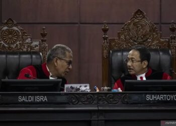 Ketua Majelis MK Memutuskan untuk Mencabut dan merevisi 21 pasal dari UU Ciptaker” ini Daftar 21 Pasal yang Diubah Dalam UU Cipta Kerja