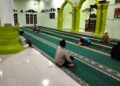 Cooling System Pilkada 2024, Personil Polsek Benai dan Masyarakat Sholat Subuh Berjamaah