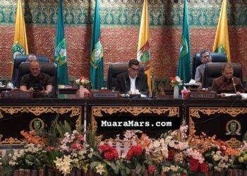 DPRD Provinsi Riau Rapat Paripurna Pembahasan Ranperda