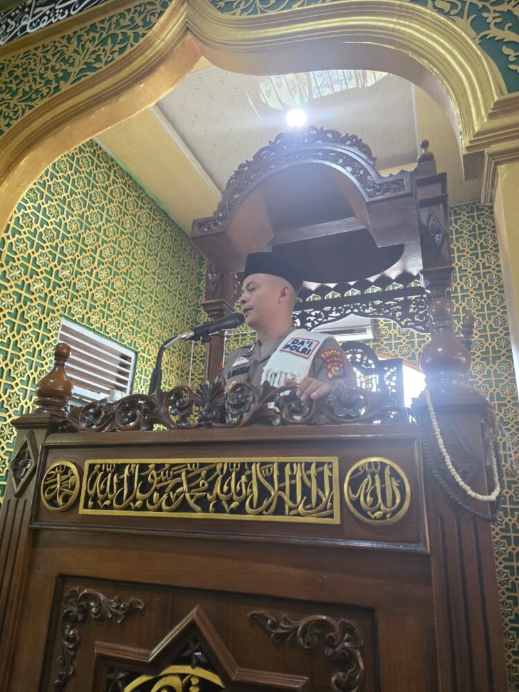 Team Da’i Polri Polres Kuansing Tampil Khutbah Jumat