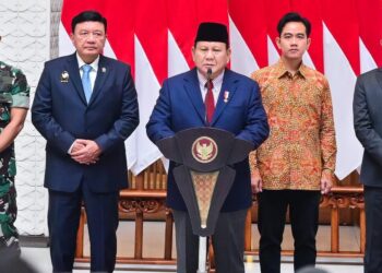 Panglima TNI Antar Presiden RI Prabowo Berangkat Kunjungan Perdana ke Luar Negeri