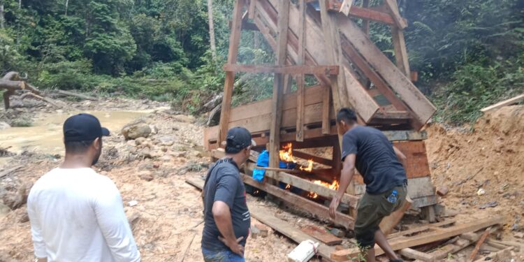 Hutan Lindung Bukit Betabuh Saksi Bisu”  Polsek Kuantan Mudik Lakukan Penindakan Terhadap Aktivitas PETI