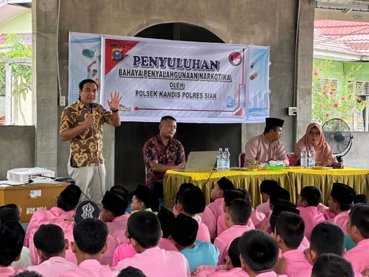Kunjungi SMPN 7, Unit Reskrim Polsek Kandis Lakukan Penyuluhan Tentang Bahaya Penyalahgunaan Narkoba