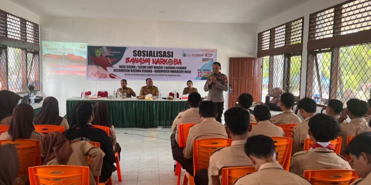 Sosialisasi Bahaya Narkoba ke Pelajar, Polsek Batang Cenaku Ingatkan Guru Aktif di Pilkada