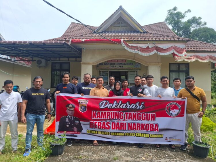 Cooling System Pilkada 2024″ Satres Narkoba Polres Kuansing Laksanakan Deklarasi Kampung Bebas Narkoba