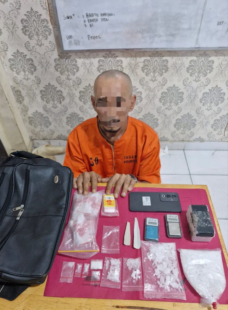 Tim Opsnal Satres Narkoba Polres Siak Bekuk Seorang Pria Paruh Baya Diduga Pengedar Narkotika