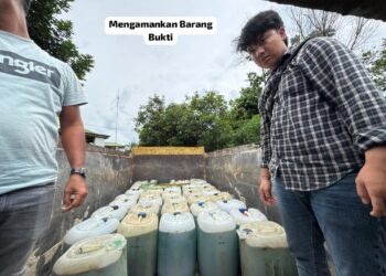 Polres Kampar Ungkap Penyalahgunaan BBM Bersubsidi di Desa Kinatan” Pelaku dan Puluhan Jeregen di Amankan