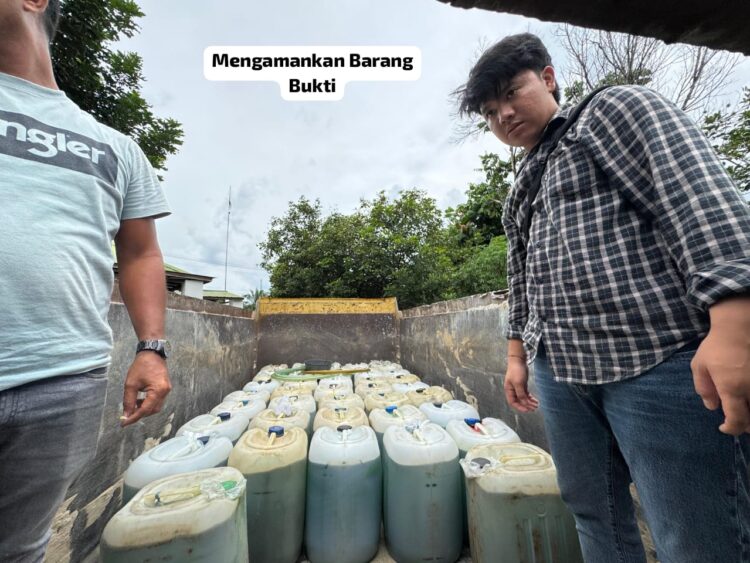 Polres Kampar Ungkap Penyalahgunaan BBM Bersubsidi di Desa Kinatan” Pelaku dan Puluhan Jeregen di Amankan