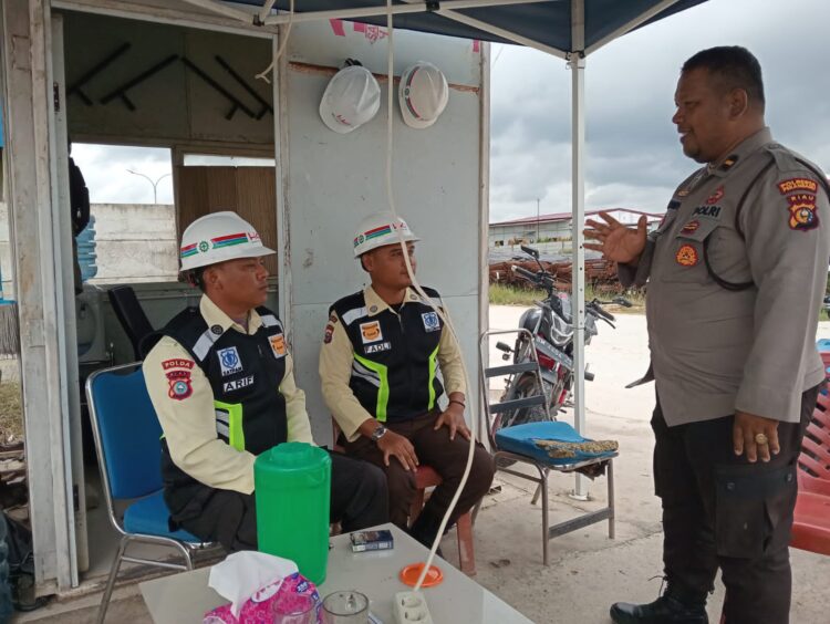 Kanit Binmas Polsek Rumbai Monitoring Kamtibmas dan Sambangi SATPAM PT HKI