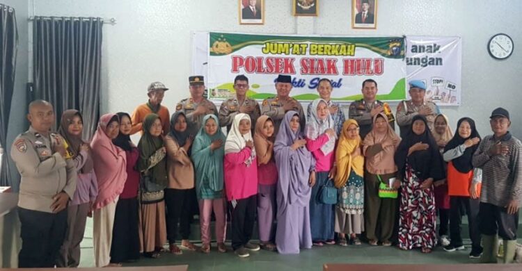 Polsek Siak Hulu Terus Berbagi Dalam Jumat Berkah