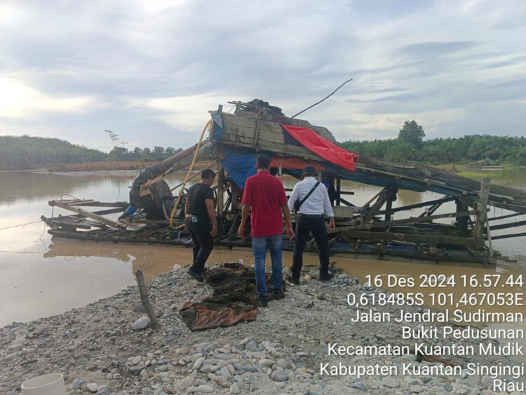 Sat Reskrim Polres Kuansing Tindak Serentak dan Musnahkan 24 Unit PETI