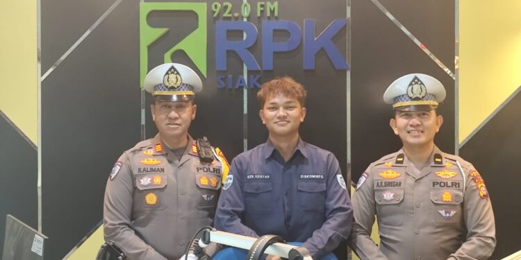 Sat Lantas Polres Siak Sosialisasi Himbauan Kamseltibcar Lantas Ops Lilin Lancang Kuning 2024