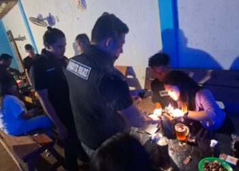 Razia di Cafe Remang-Remang”  Sat Resnarkoba Polres Kuansing Amankan Miras Tanpa Izin