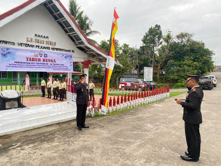 Dalam Rangka HUT Satpam ke-44″ Kapolres Kuansing Pimpin Upacara Tabur Bunga, Bakti Sosial, dan Donor Darah