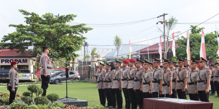 Kapolres Pelalawan AKBP Afrizal Asri, SIK, Pimpin Upacar Sertijab Kasat dan Kapolsek