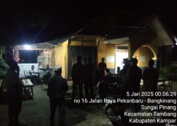 Bhabinkamtibmas dan Satpol PP Kecamatan Tambang Gerebek Warung Remang-Remang di Sungai Pinang