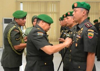 Danrem 031/Wira Bima Brigjen TNI Sugiyono Pimpin Tradisi Korps Dan Penyerahan Jabatan Dandim 0320/Dumai
