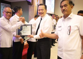 Lagi- Lagi,,!! LPKA Klas II Pekambaru Terima Penghargaan