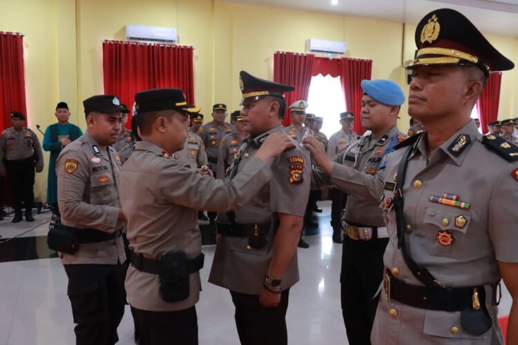 Kapolres Kampar AKBP Ronald Pimpin Sertijab Kapolsek Siak Hulu,