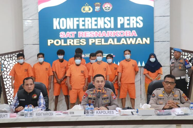 Satresnarkoba Polres Pelalawan Sikat 27 Orang Tersangka Narkoba
