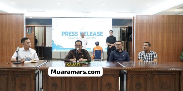 Kejati Riau Gelar Press Release Penangkapan Nader Thaher Korupsi Kredit Fiktif