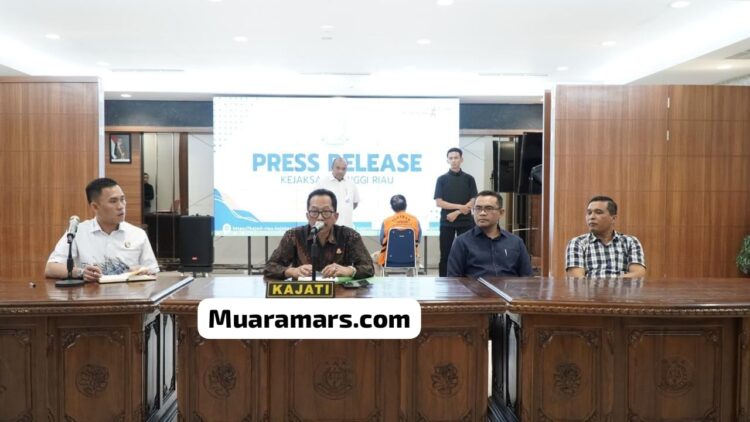 Kejati Riau Gelar Press Release Penangkapan Nader Thaher Korupsi Kredit Fiktif