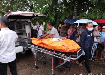 Sat Reskrim Polres Kuansing Olah TKP Dugaan Pembunuhan di Perumahan Griya Sinambek