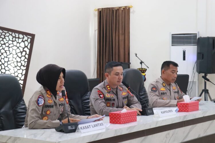 Polres Pelalawan SP3 kan kecelakaan Lalu Lintas tunggal di desa Segati.