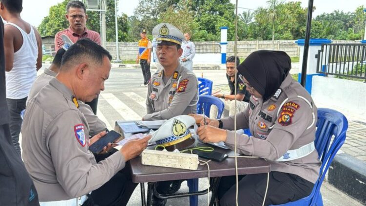 Tim Dirlantas Gabungan Lakukan Penertiban Odol di Tol Permai