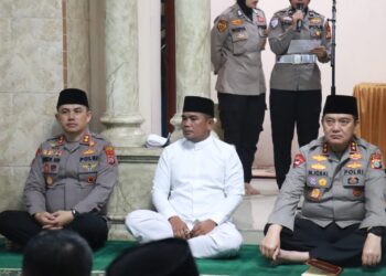 Kapolda Riau Safari Subuh Ramadhan di Mesjid Nurul Hijrah Pelalawan