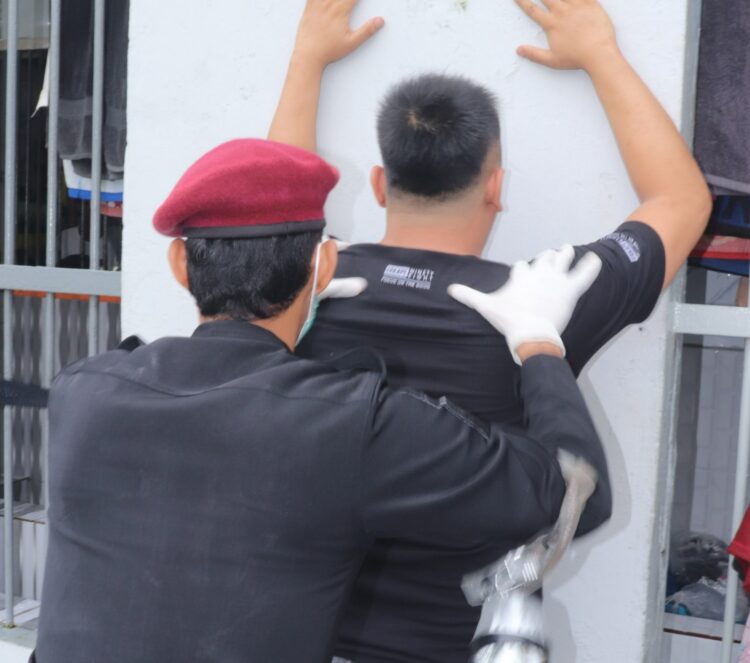 Perhatikan Kondusifitas, Kesatuan Pengamanan dan Satgas Kamtib Lapas Pasir Pangarayan Sidak Kamar Hunian WBP