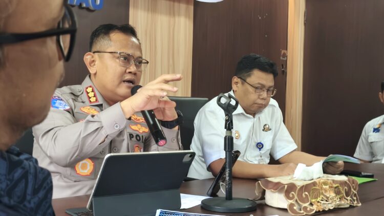 Ditlantas Polda Riau Pimpin Rapat Forum LLAJ 2025