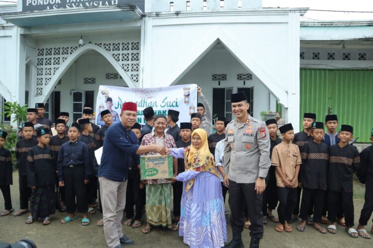 Jaga Kekompakan” Awak Media Bersama Kapolres Inhu Berikan Santuni Kepada Anak Yatim
