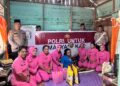 Kapolsek Batang Gansal Bersama Bhayangkari Salurkan Bantuan Kepada Warga Kurang Mampu