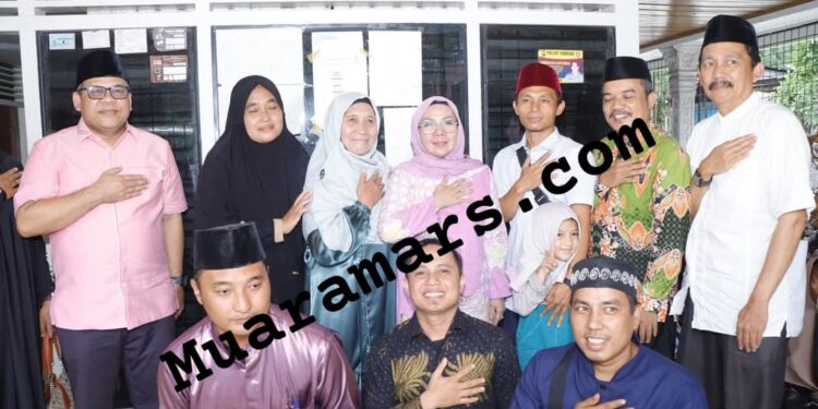 Ahad Kasih” Wabup Kampar Hj Misharti Kunjungi Desa Terantang, Puluhan Sembako di Bagikan Kepada Warga Langsung