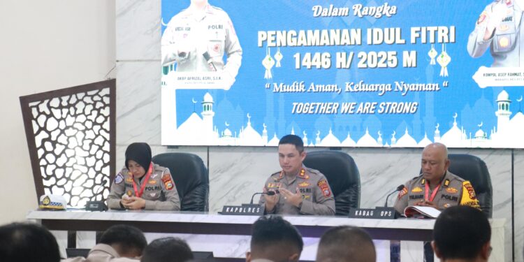 Kapolres Pelalawan Pimpin Pembukaan Latihan Pra Operasi Ketupat Lancang Kuning 2025
