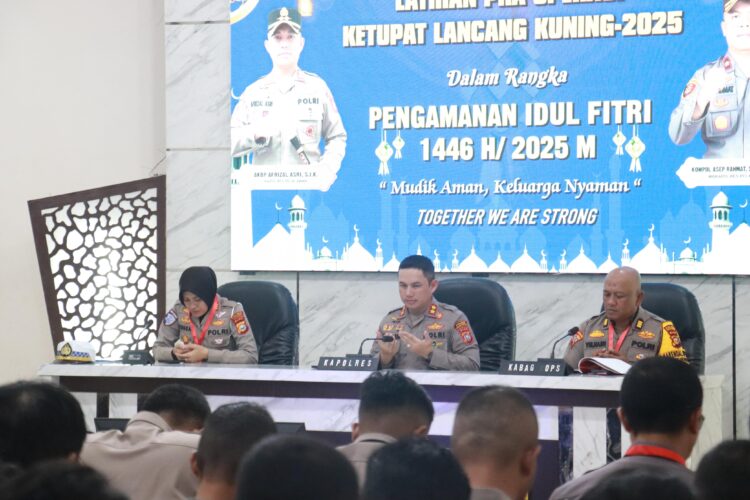 Kapolres Pelalawan Pimpin Pembukaan Latihan Pra Operasi Ketupat Lancang Kuning 2025