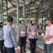 Ditlantas Polda Riau dan Tim Takjil Bagikan 200 Paket Takjil untuk buka Puasa ke Pemudik dan Driver Bus