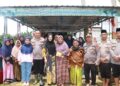 Kapolres Pelalawan bersama Ketua Bhayangkari berbagi kepada Pondok Tahfidz Qur’an An’Nur