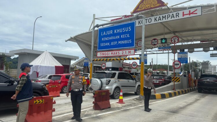 H 2 Lebaran Idul Fitri 1446 H Dirlantas Polda Riau Tinjau Arus Lalu Lintas Riau-Sumbar