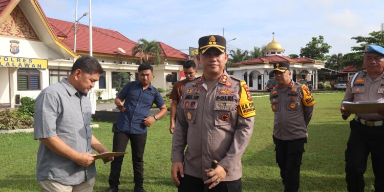 Kapolres Pelalawan Pimpin Apel Kesiap Siagaan Antisipasi Arus Balik H Ke-4 Idul Fitri 1446 H
