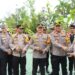 Kapolres Siak Berikan Hadiah Bibit Pohon kepada 3 Orang Personil yang Berulang Tahun