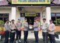 Kapolsek Singingi Hilir Berikan Bibit Pohon Kepada Anggota Yang Berulang Tahun