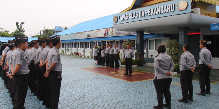Pasca Libur Hari Raya Idul Fitri 1446 H, Lapas Pekanbaru Laksanakan Apel Pagi