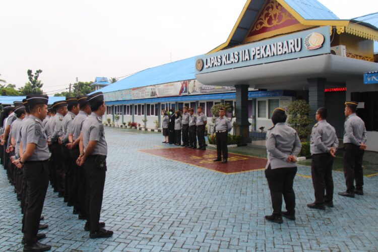 Pasca Libur Hari Raya Idul Fitri 1446 H, Lapas Pekanbaru Laksanakan Apel Pagi